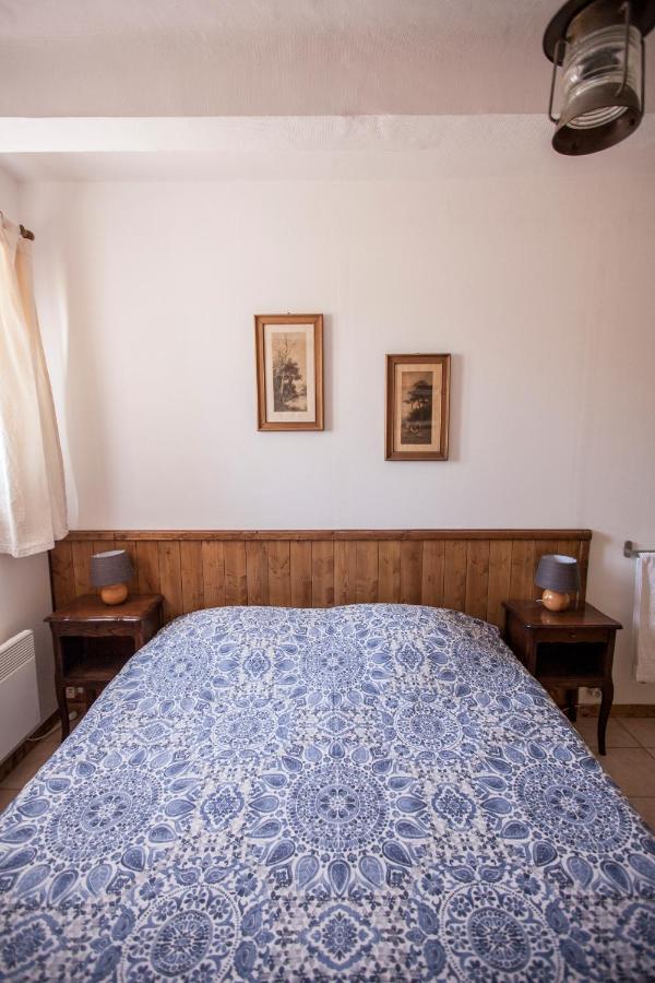 Hotel De La Place Mezel  Екстер'єр фото